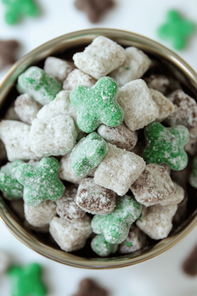 St. Patrick's Day Baileys Irish Cream Puppy Chow Recipe